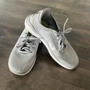 Nike Free RN -Size 8